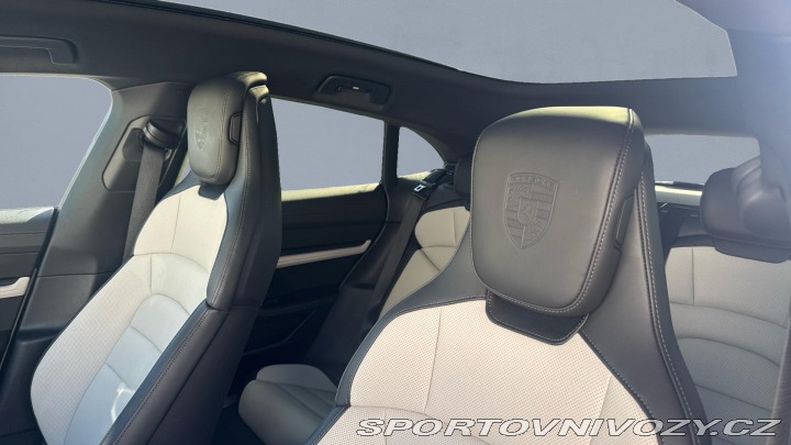 Porsche Taycan 4S Cross Turismo 2024