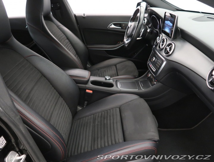 Mercedes-Benz CLA AMG Paket 180 2017