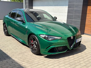 Alfa Romeo Giulia Quadrifoglio 2021