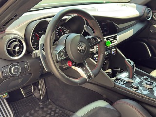 Alfa Romeo Giulia Quadrifoglio 2021