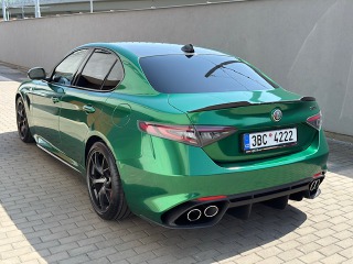Alfa Romeo Giulia Quadrifoglio 2021