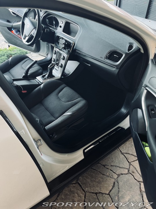 Volvo V40 Cross Country T4 AWD 2015