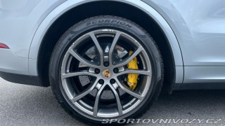 Porsche Cayenne Turbo S E-Hybrid 2020