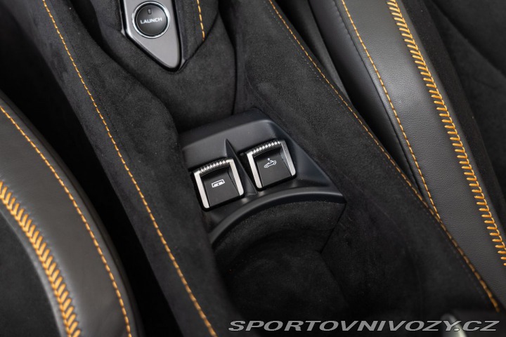 McLaren 720S Spider Performance NOVITE 2022