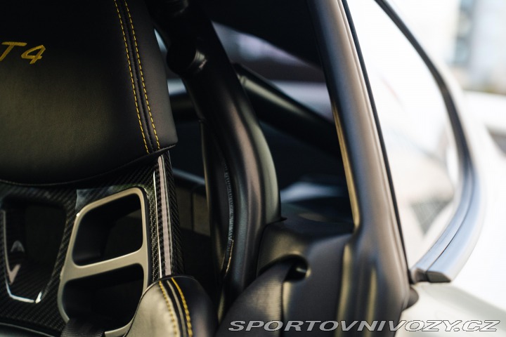 Porsche Cayman GT4 Clubsport, Approved 2016