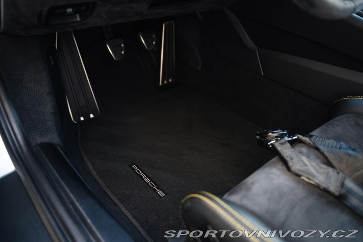 Porsche Cayman GT4 Clubsport, Approved 2016