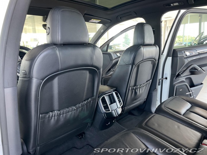 Porsche Cayenne  1800