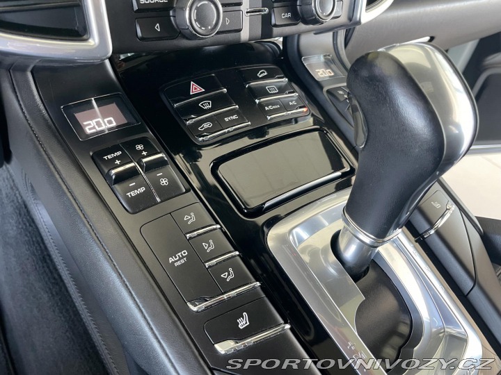 Porsche Cayenne  1800