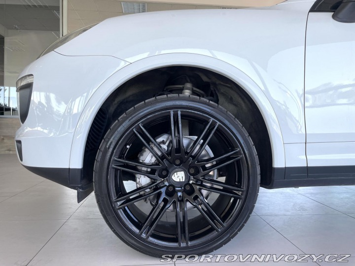 Porsche Cayenne  1800