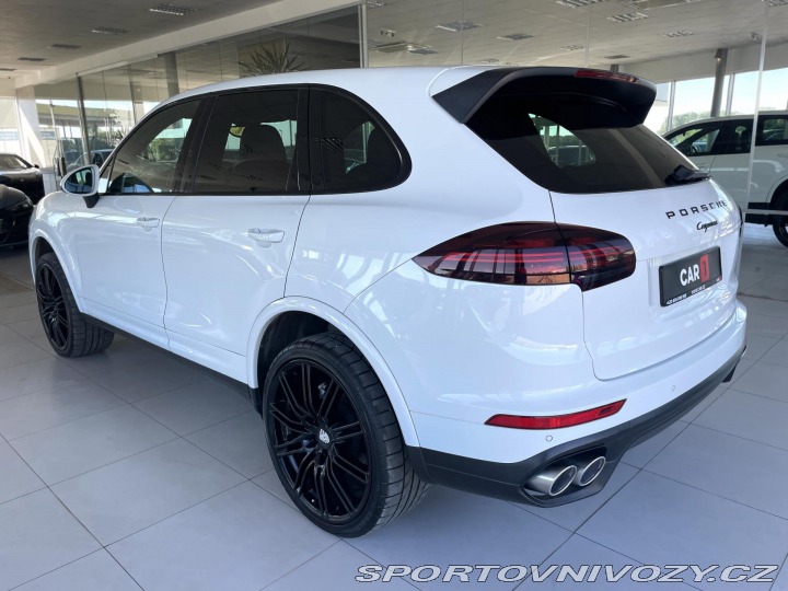 Porsche Cayenne  1800