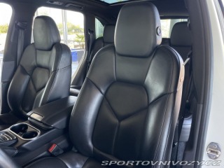 Porsche Cayenne  1800