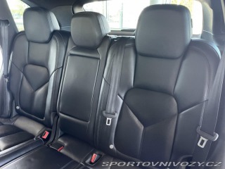 Porsche Cayenne  1800