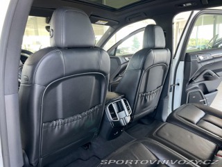 Porsche Cayenne  1800