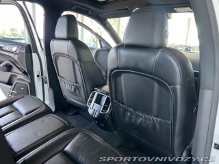 Porsche Cayenne  1800