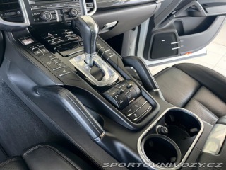 Porsche Cayenne  1800