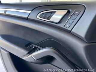Porsche Cayenne  1800