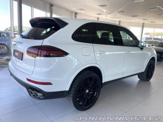 Porsche Cayenne  1800