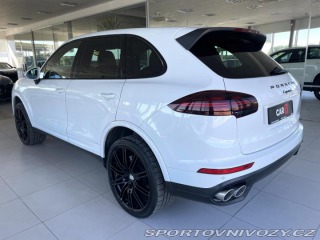 Porsche Cayenne  1800