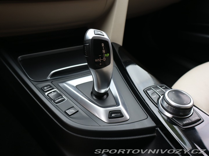 BMW 3 330e iPerformance 2018