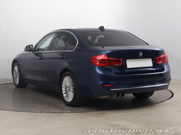 BMW 3 330e iPerformance 2018
