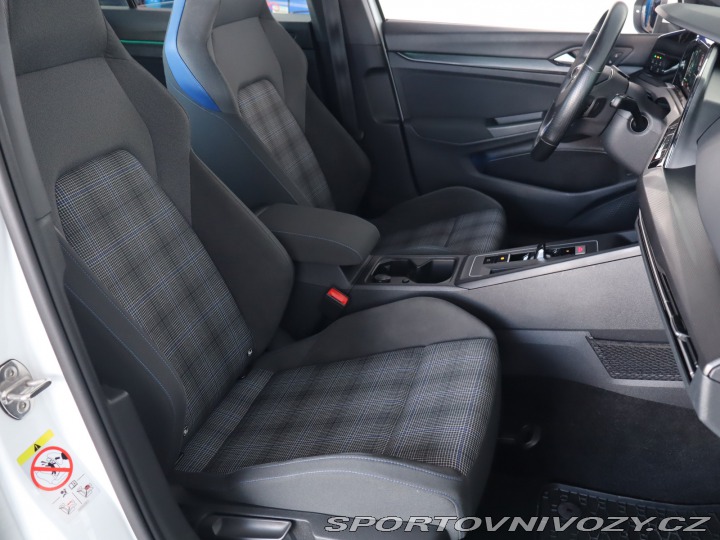 Volkswagen Golf GTE 2020
