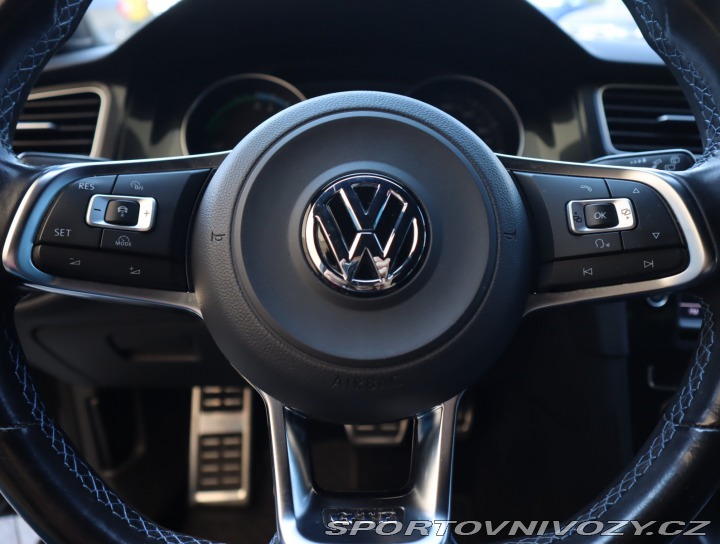 Volkswagen Golf GTE 2015