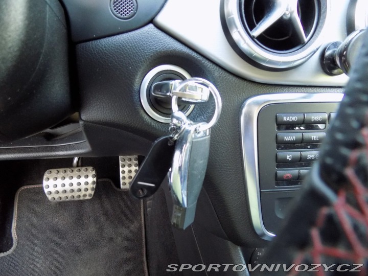 Mercedes-Benz CLA 220d/AMG-Line/Bi-xenon/LE 2013