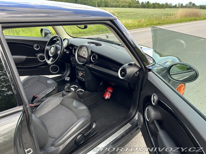 Mini Cooper Cooper S 2011