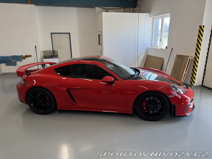 Porsche Cayman GT4, pdk,chrono,skořepiny 2022