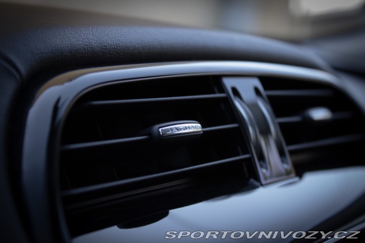 Jaguar F-Pace 3.0 TDV6 Prestige AWD A/ 2016
