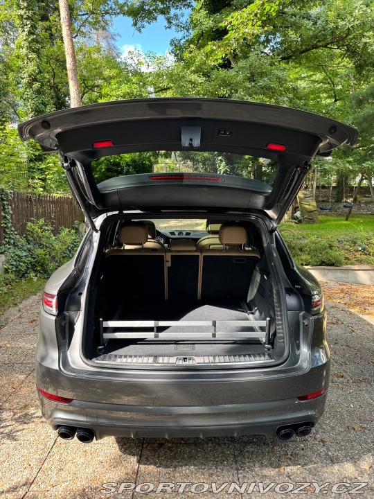 Porsche Cayenne E-HYBRID 9YA / EF22 2019