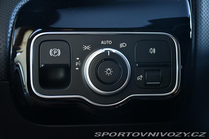 Mercedes-Benz CLA 200d AMG KUPÉ ZÁRUKA ČR 1 2024