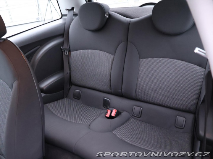 Mini One 1,4 i 70kW Klima CD 2008