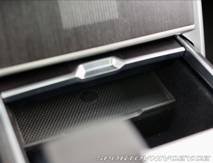 Ostatní značky Ostatní modely Land Rover Range Rover P550e Autobiography | 23 2025