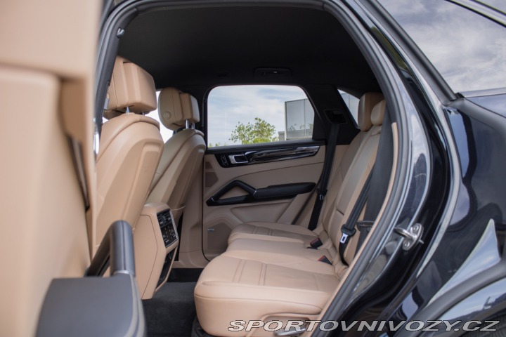 Porsche Cayenne E-Hybrid Tiptronic, plug 2019