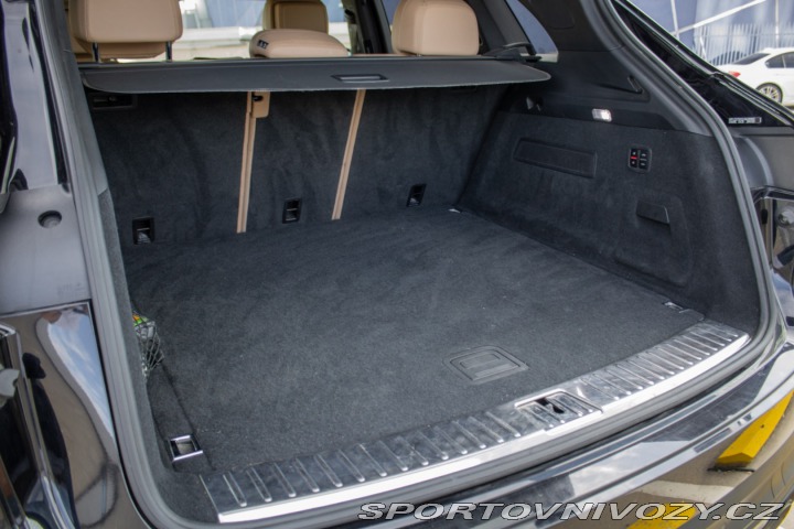 Porsche Cayenne E-Hybrid Tiptronic, plug 2019