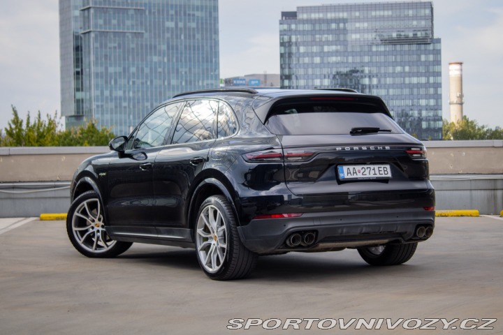 Porsche Cayenne E-Hybrid Tiptronic, plug 2019