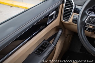 Porsche Cayenne E-Hybrid Tiptronic, plug 2019