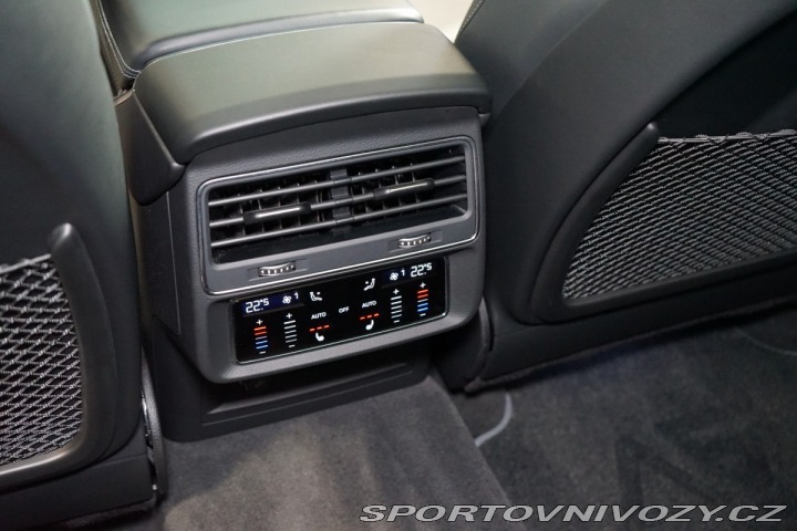 Audi RS Q8 CARBON*CERAMIC*PANO*TAŽ*3 2021