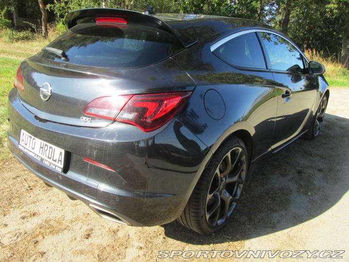 Opel Astra OPC GTC 2012