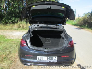 Opel Astra OPC GTC 2012