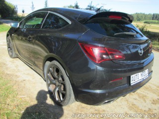 Opel Astra OPC GTC 2012