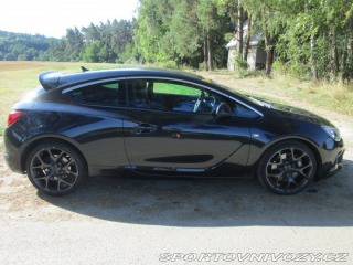 Opel Astra OPC GTC 2012