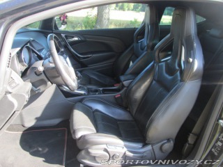 Opel Astra OPC GTC 2012