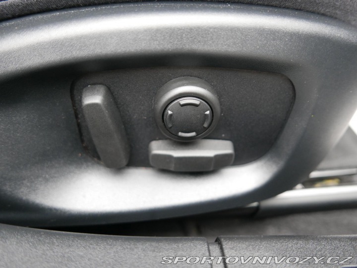 Jaguar XF 3,0 V6 AWD REZERVACE 2016