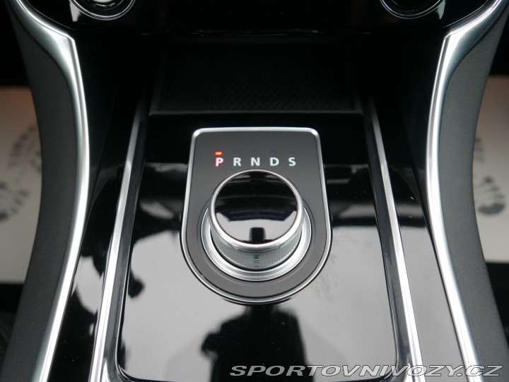 Jaguar XF 3,0 V6 AWD REZERVACE 2016