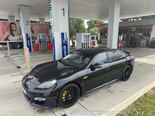 Porsche Panamera Turbo S 2011