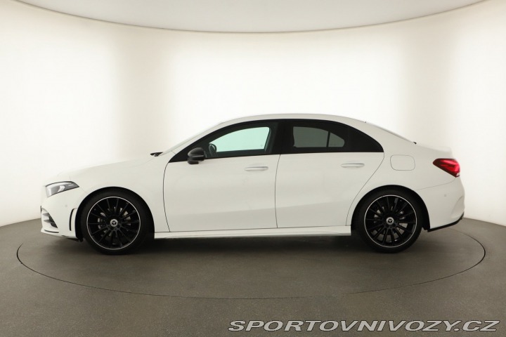 Mercedes-Benz A AMG Line A 200 2021