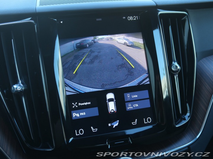 Volvo Ostatní modely XC60 Momentum T8 Twin Engine 2020