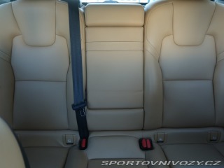 Volvo Ostatní modely XC60 Momentum T8 Twin Engine 2020